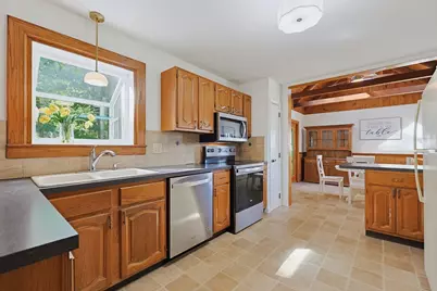21 Burt St, Attleboro, MA 02703 - Photo 10