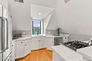 23 Bower St, Medford, MA 02155 - Photo 16