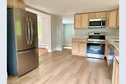 78 Pleasant St, Grafton, MA 01519 - Photo 12