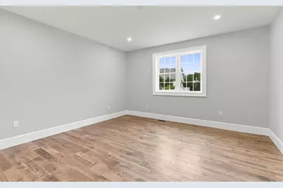 111 Farland Cir, New Bedford, MA 02745 - Photo 6