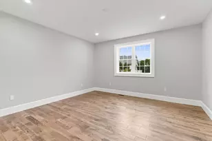 111 Farland Cir, New Bedford, MA 02745 - Photo 6