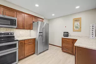 235 State St, Springfield, MA 01103 - Photo 4