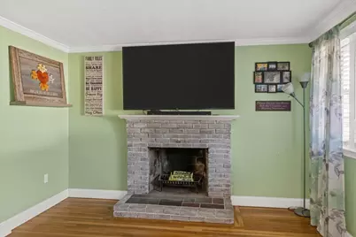 105 Crestfield Dr, Brockton, MA 02302 - Photo 14