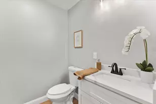 19 Hunter St, Taunton, MA 02780 - Photo 8