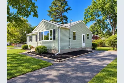 32 Campbell Dr, Easthampton, MA 01027 - Photo 2