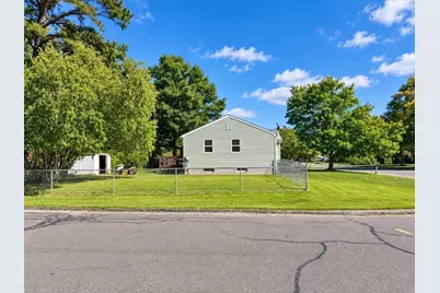 32 Campbell Dr, Easthampton, MA 01027 - Photo 10