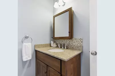 35 Rimmon Ave, Springfield, MA 01107 - Photo 22
