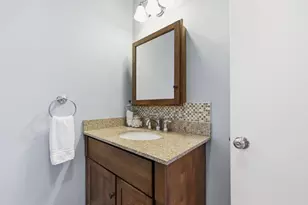 35 Rimmon Ave, Springfield, MA 01107 - Photo 22