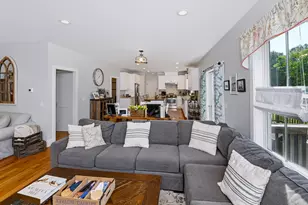 137 Acorn St, Millis, MA 02054 - Photo 4