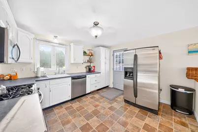 53 Allendale Ave, Billerica, MA 01821 - Photo 8