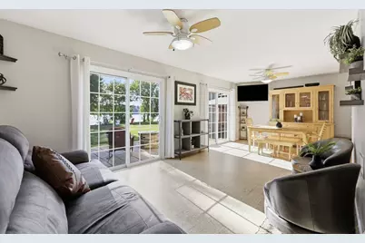 63 Autumn St, Agawam, MA 01001 - Photo 10