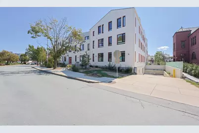 368 Pleasant St #204, Malden, MA 02148 - Photo 4