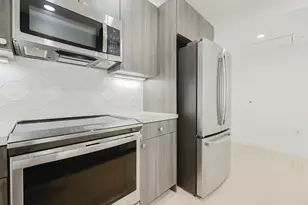 368 Pleasant St, Malden, MA 02148 - Photo 8