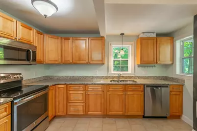 196 Pendleton Ave, Chicopee, MA 01020 - Photo 4