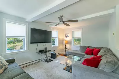 196 Pendleton Ave, Chicopee, MA 01020 - Photo 8