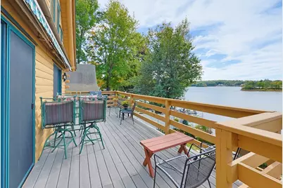21 Taft Ave, Mendon, MA 01756 - Photo 8