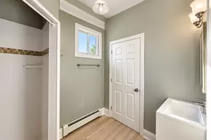 14 Dyer St, Boston, MA 02124 - Photo 10