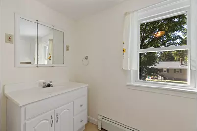 316 Emery St, Dracut, MA 01826 - Photo 8