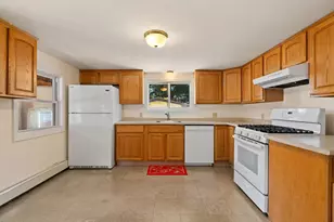 316 Emery St, Dracut, MA 01826 - Photo 4