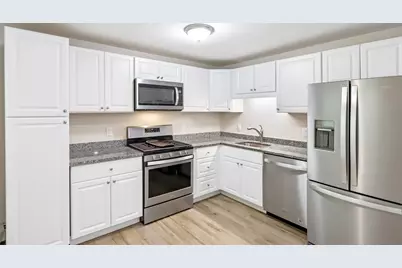 58 Edgelawn Ave #8, North Andover, MA 01845 - Photo 8