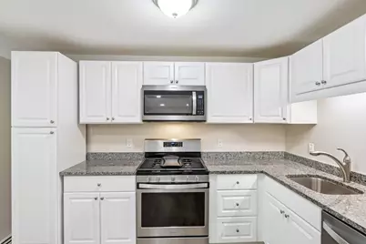 58 Edgelawn Ave #8, North Andover, MA 01845 - Photo 6