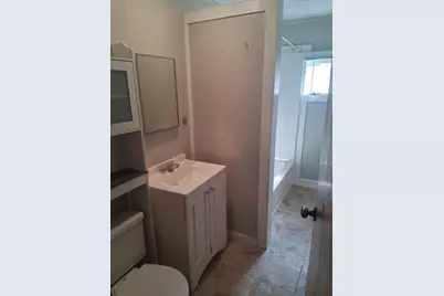 122 Princeton St, New Bedford, MA 02745 - Photo 16
