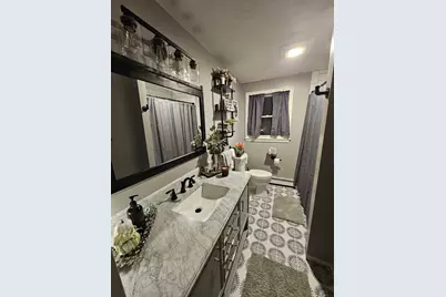 155 Hathaway St, Wareham, MA 02571 - Photo 6