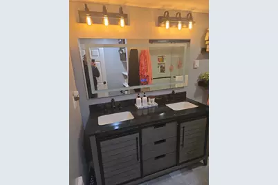 155 Hathaway St, Wareham, MA 02571 - Photo 8