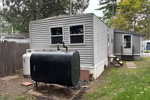 1346 Newport Ave, Attleboro, MA 02703 - Photo 26