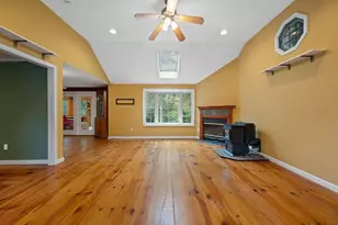 14 Joanna Dr, Rutland, MA 01543 - Photo 2