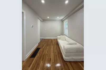 11 Mount Pleasant St #1, Waltham, MA 02452 - Photo 4