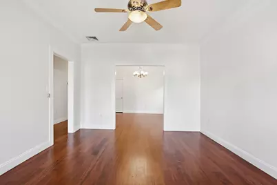 36 Howe St #3, Boston, MA 02125 - Photo 4