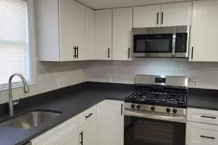 17 Mt Pleasant St, Somerville, MA 02144 - Photo 2