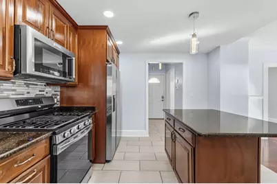 17 Estes St, Everett, MA 02149 - Photo 4