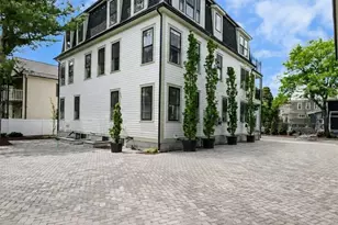 1006A Broadway, Somerville, MA 02144 - Photo 2