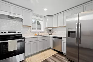 8 Royal Dane Dr, Marshfield, MA 02050 - Photo 4
