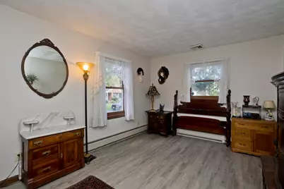 30 Dale St, Holyoke, MA 01040 - Photo 18