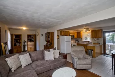 30 Dale St, Holyoke, MA 01040 - Photo 10