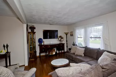 30 Dale St, Holyoke, MA 01040 - Photo 12