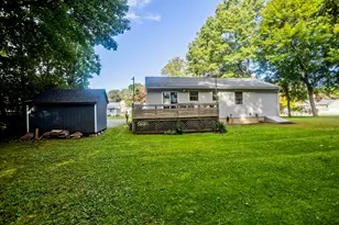 30 Dale St, Holyoke, MA 01040 - Photo 12