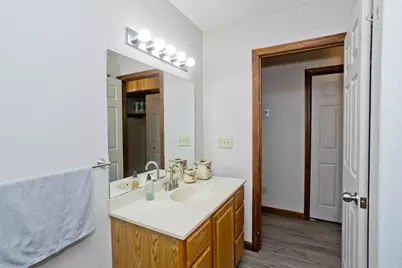 30 Dale St, Holyoke, MA 01040 - Photo 14