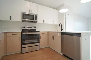289 Walk Hill Rd, Boston, MA 02131 - Photo 6