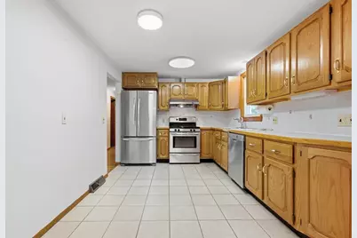 32 Westwood Street, Burlington, MA 01803 - Photo 12