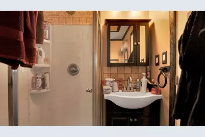 34 Cambridge St, Springfield, MA 01109 - Photo 12