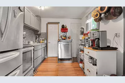 34 Cambridge St, Springfield, MA 01109 - Photo 10