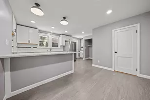 52 Forest Park Rd, Woburn, MA 01801 - Photo 4