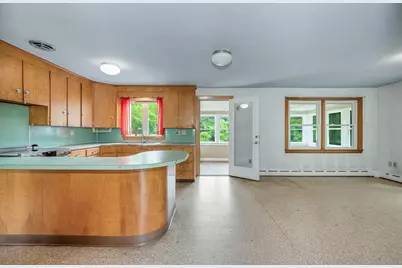 129 Forest St, Haverhill, MA 01832 - Photo 12