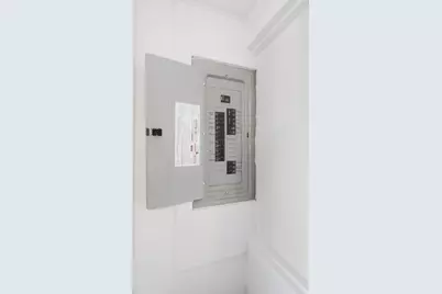 215 Eddy St, Springfield, MA 01104 - Photo 24