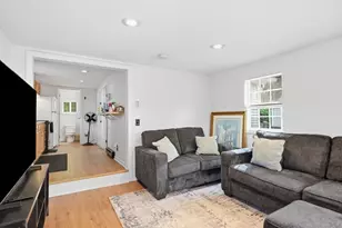 215 Eddy St, Springfield, MA 01104 - Photo 10