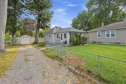 215 Eddy St, Springfield, MA 01104 - Photo 6
